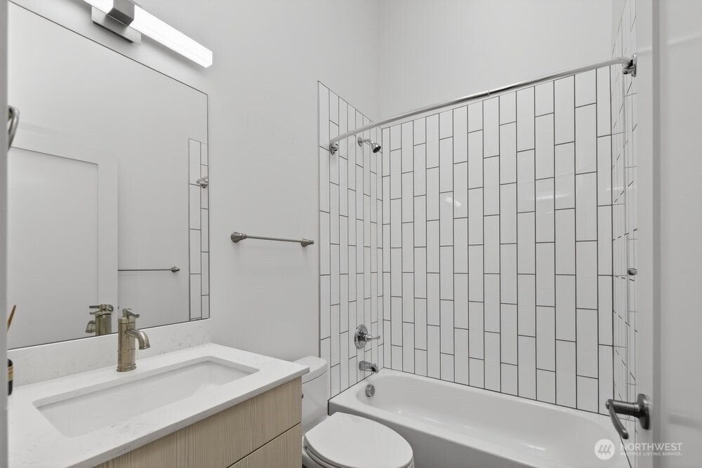 17985 W Columbia Street Property Photo 31
