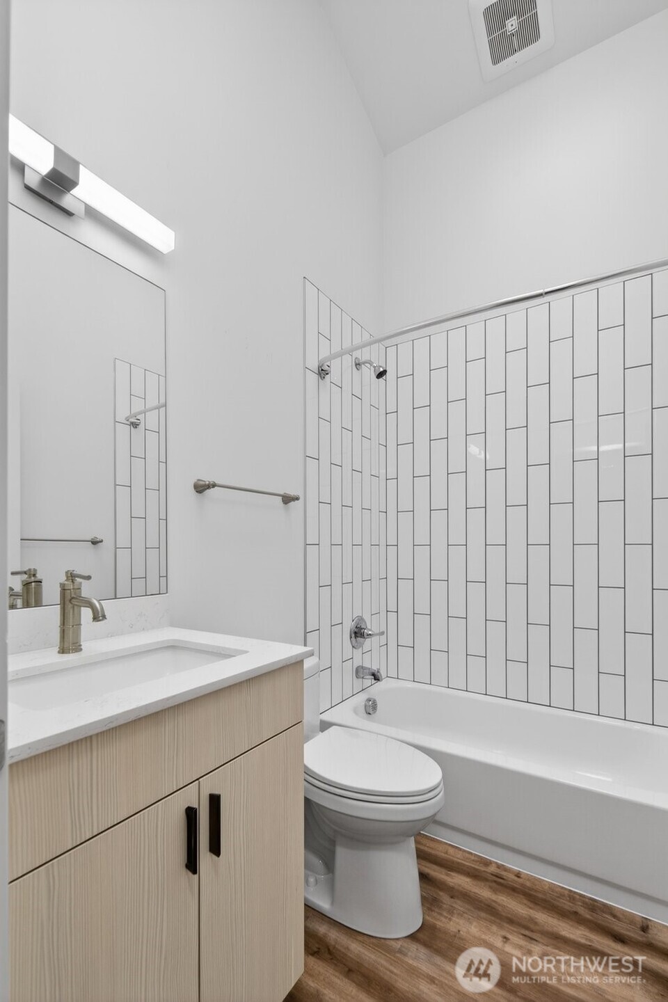 17985 W Columbia Street Property Photo 32