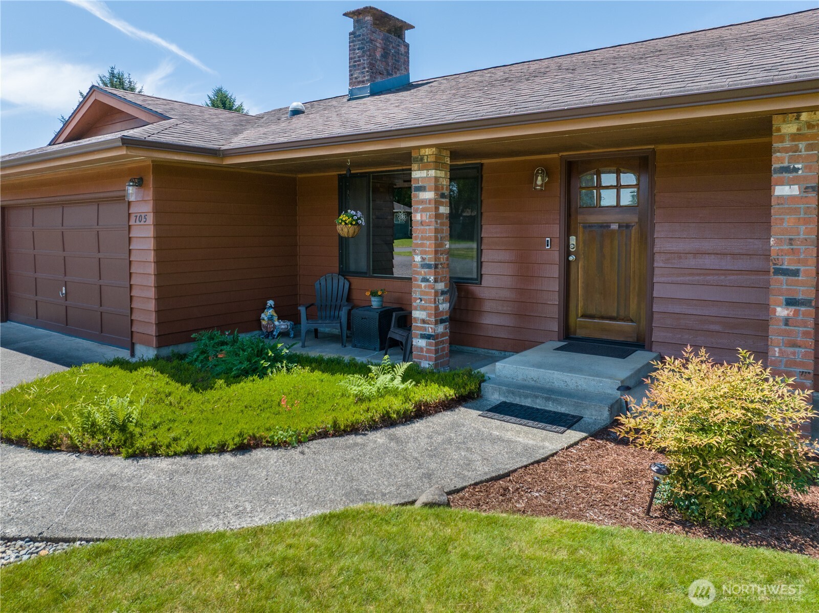 705 N Glenn Street Property Photo 4