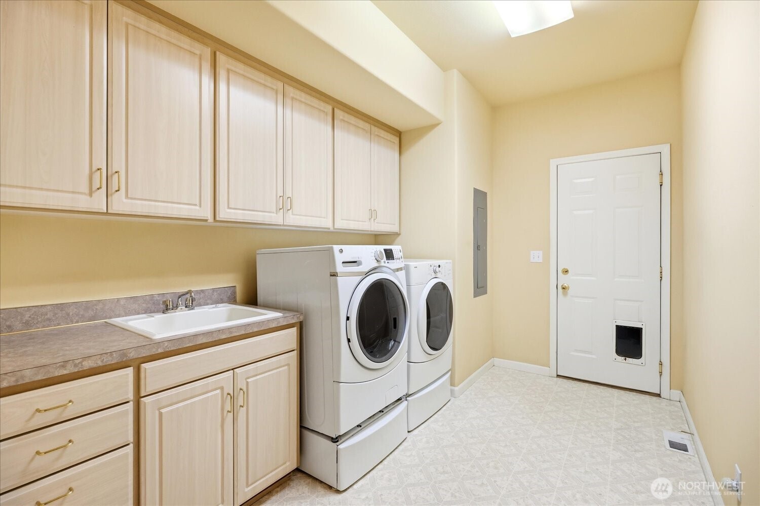 1262 Lancer Drive Property Photo 26