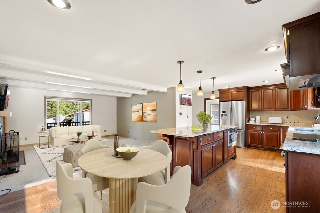 2410 304th Street Property Photo 4