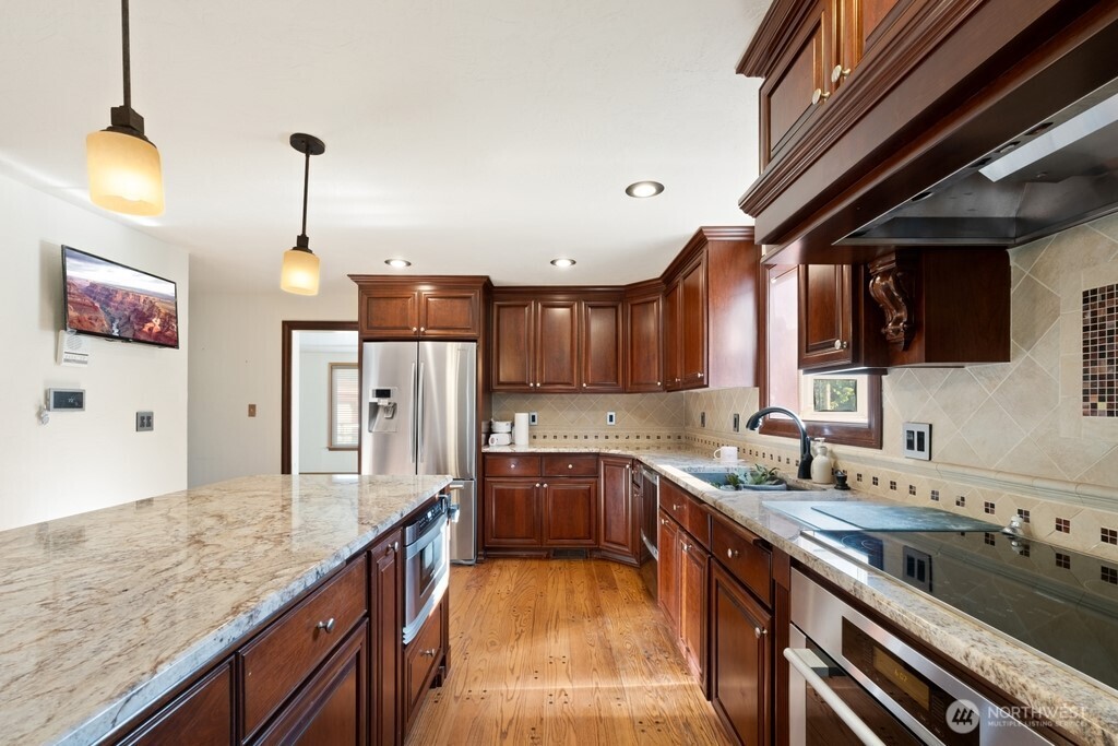 2410 304th Street Property Photo 7