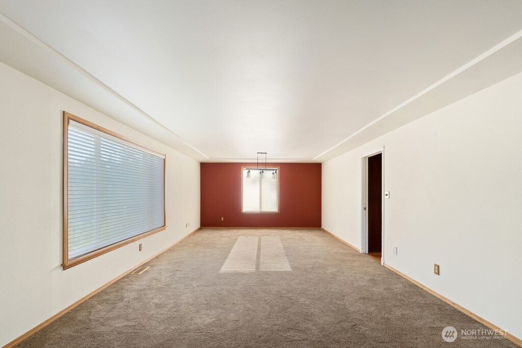 2410 304th Street Property Photo 8