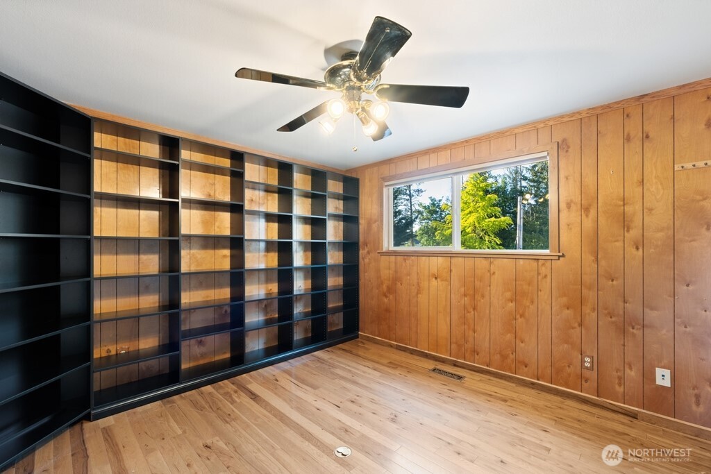 2410 304th Street Property Photo 16