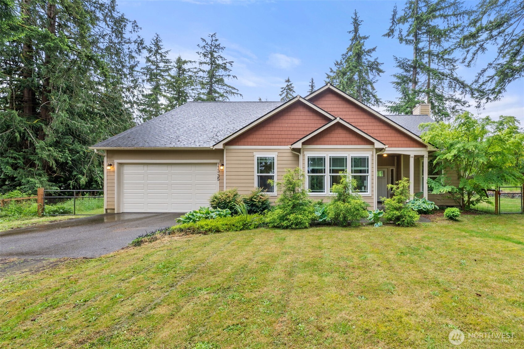 113 35 Hazel Drive Property Photo 1