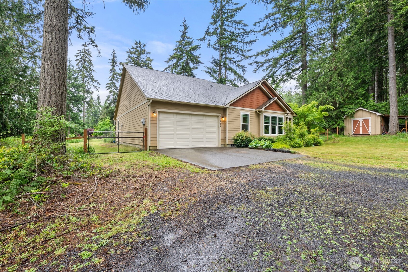 113 35 Hazel Drive Property Photo 3
