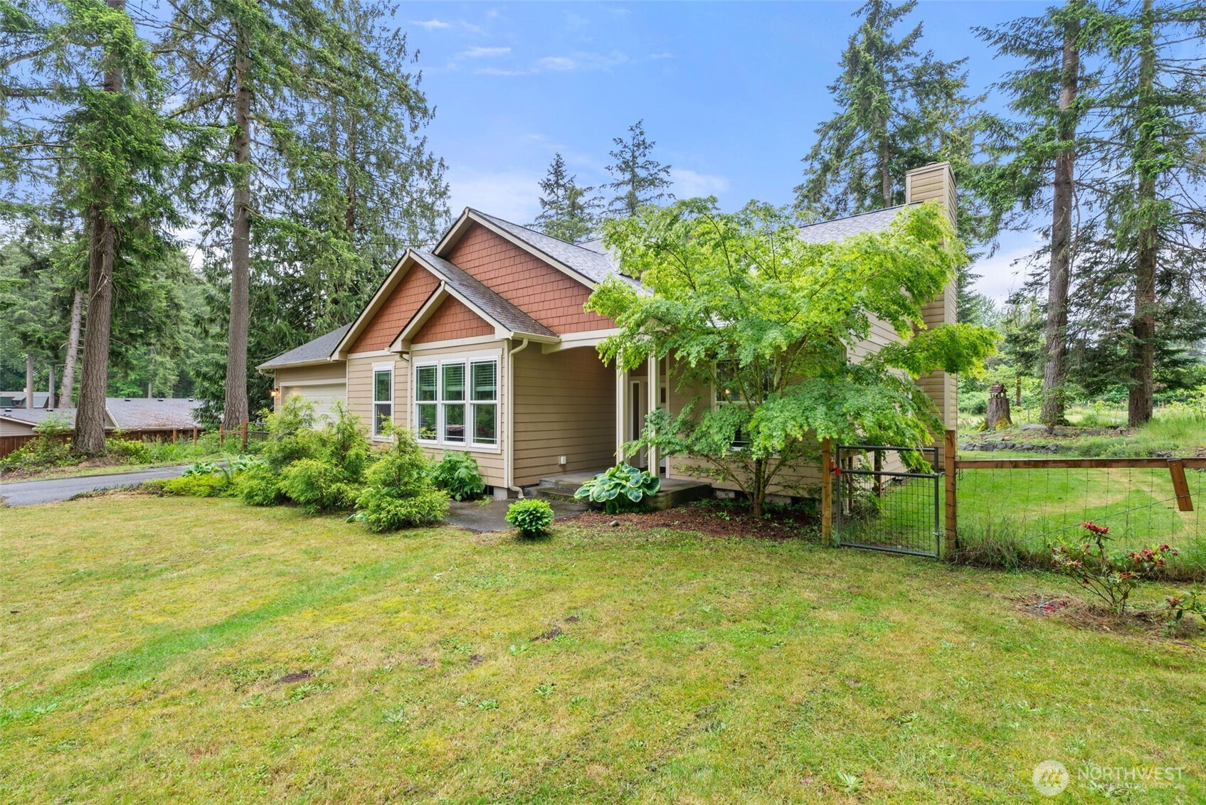 113 35 Hazel Drive Property Photo 4