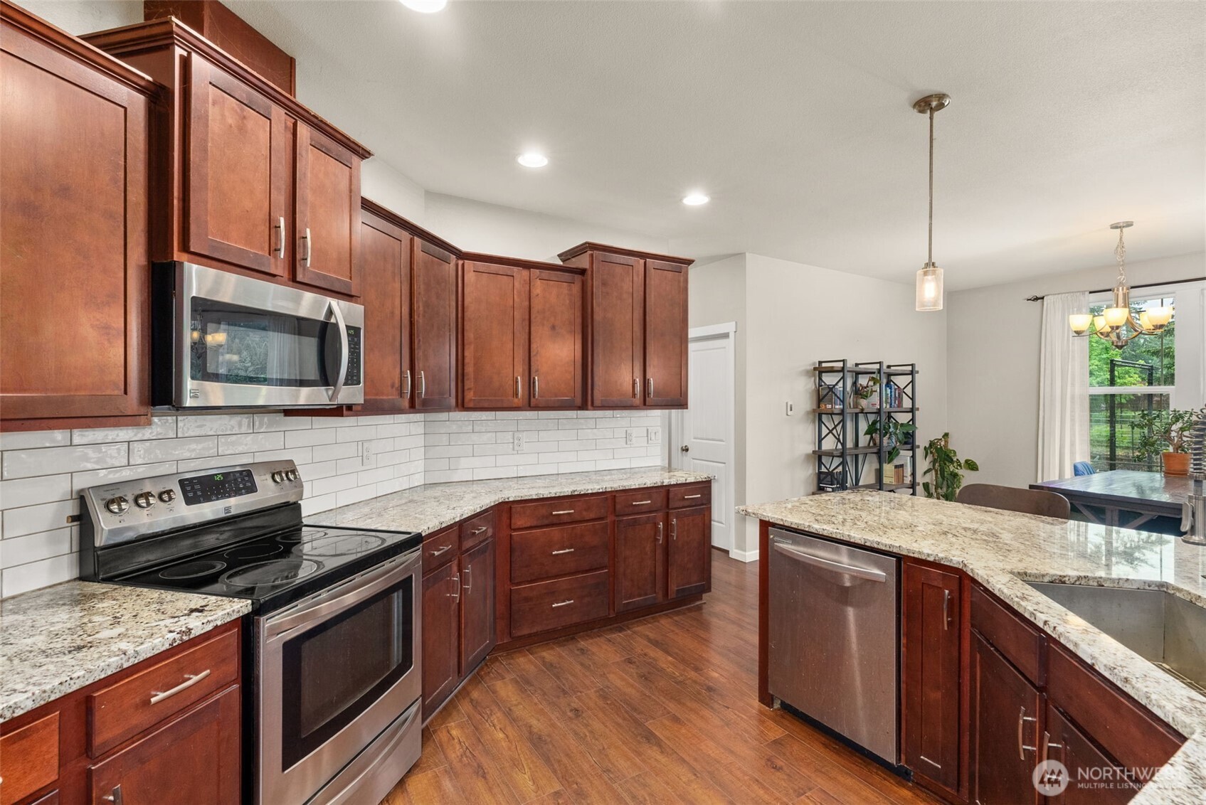 113 35 Hazel Drive Property Photo 12