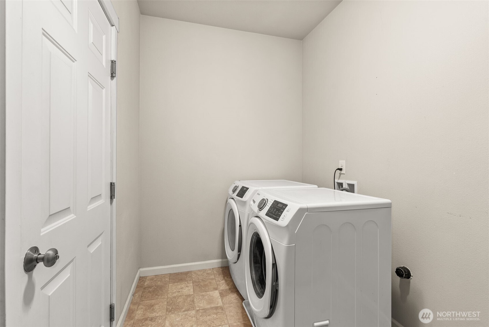 113 35 Hazel Drive Property Photo 26