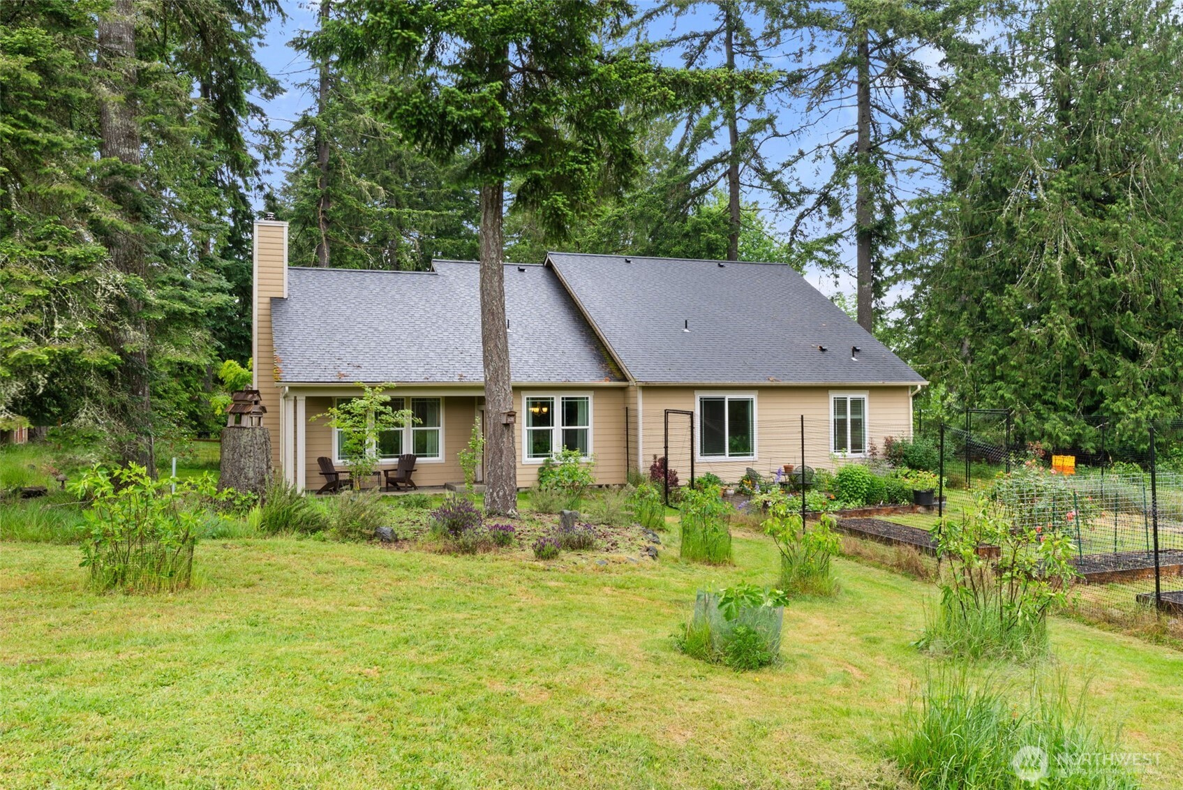 113 35 Hazel Drive Property Photo 32