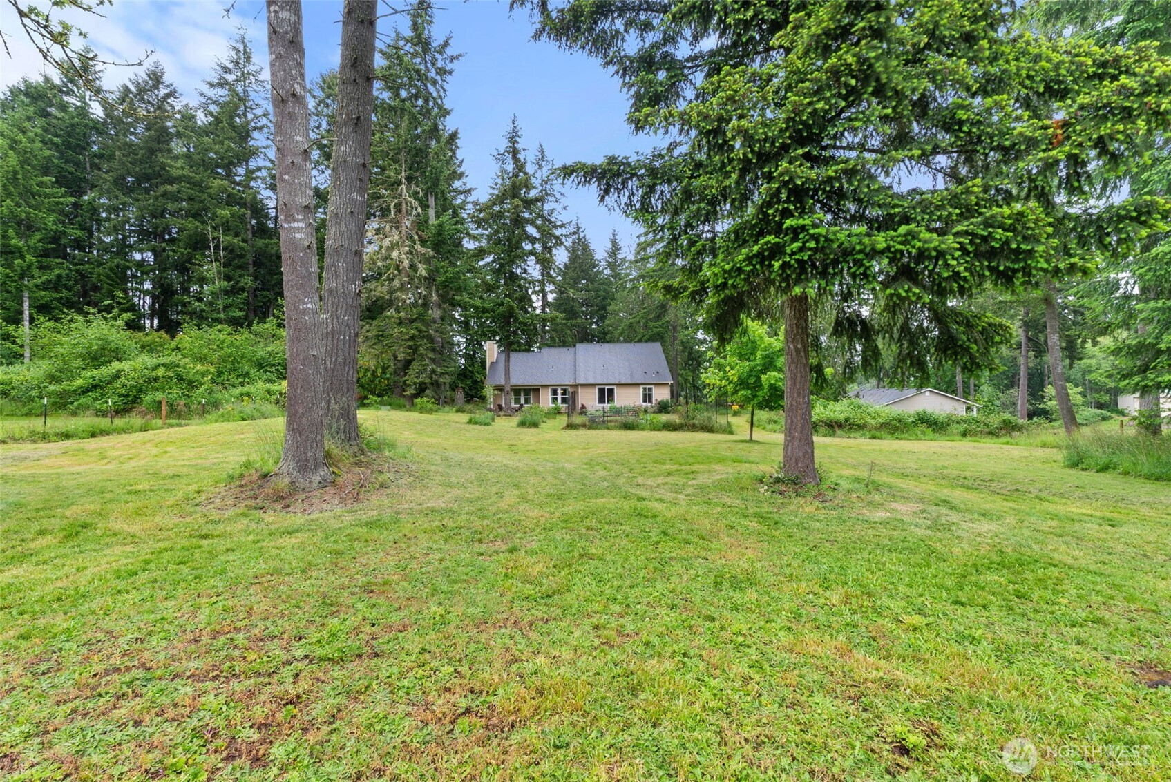 113 35 Hazel Drive Property Photo 33