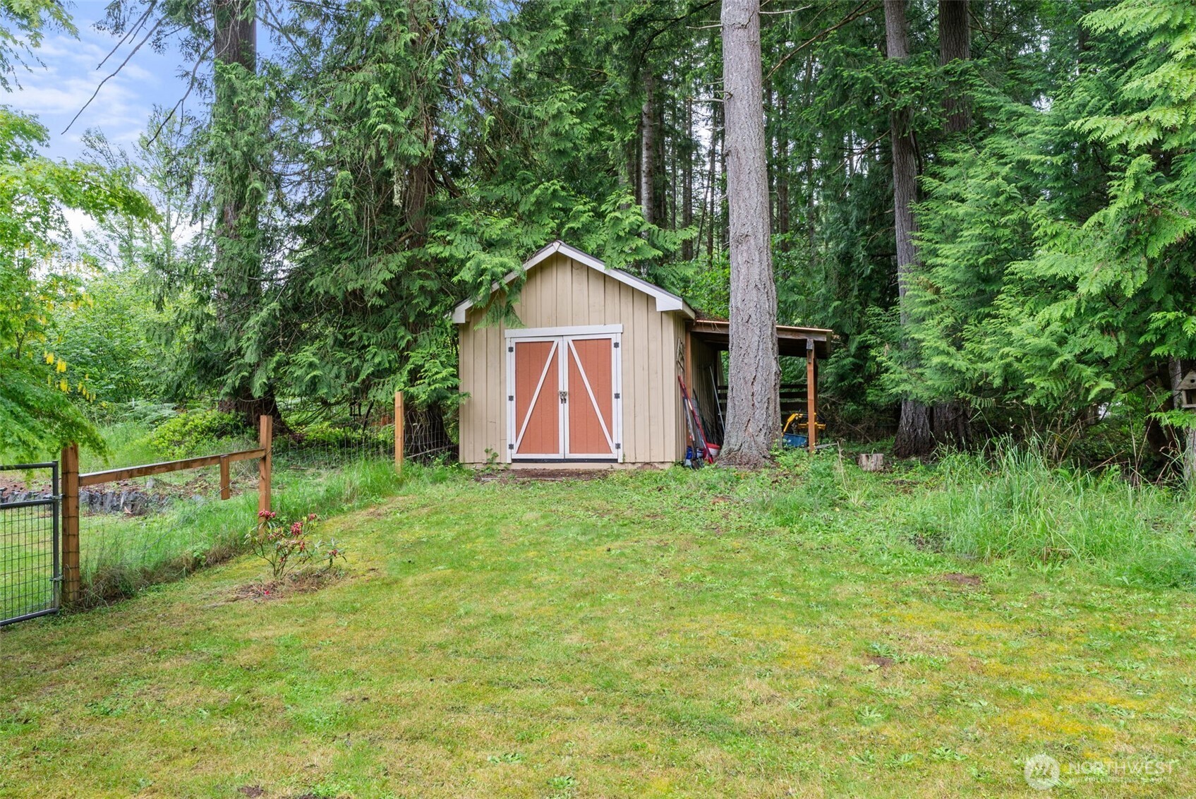 113 35 Hazel Drive Property Photo 37