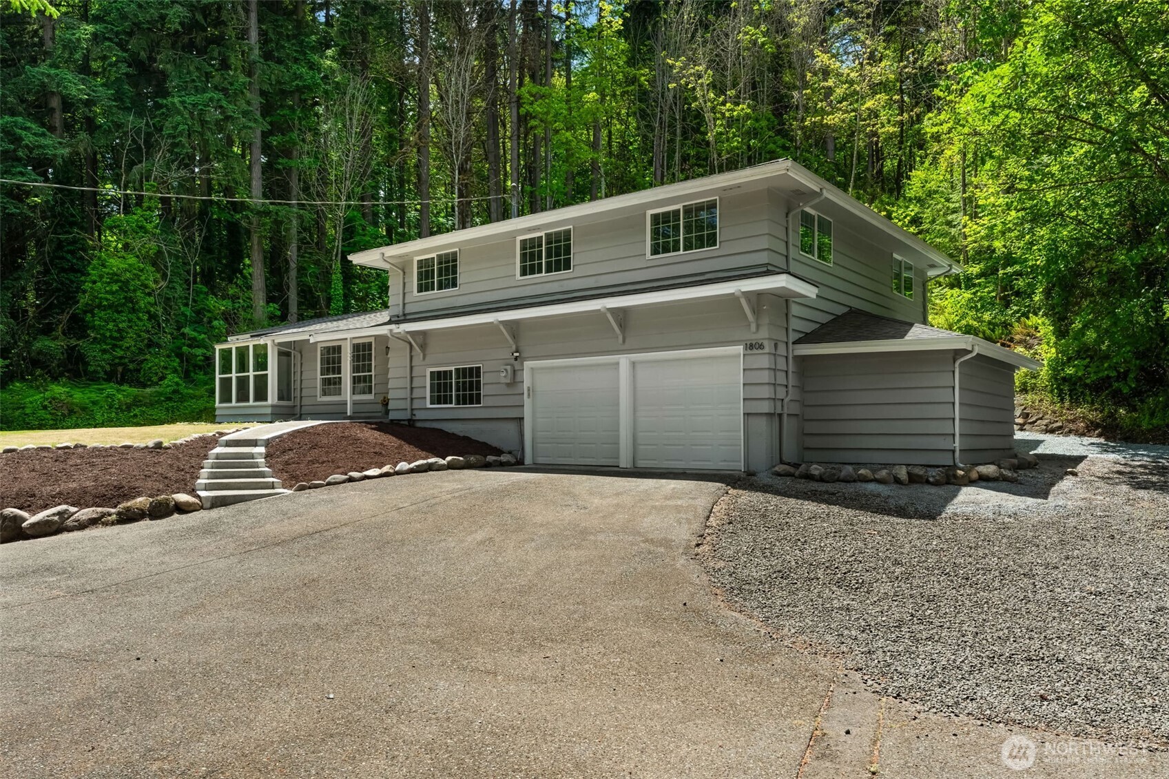 1806 39th Avenue Property Photo 2