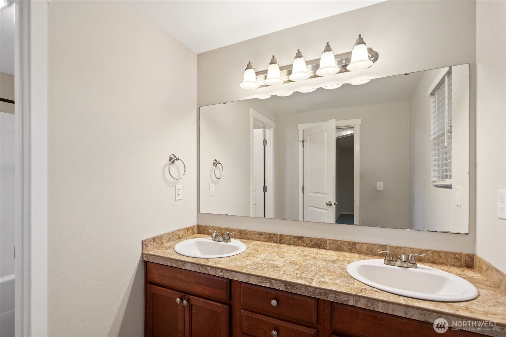 8117 207th Street Property Photo 28
