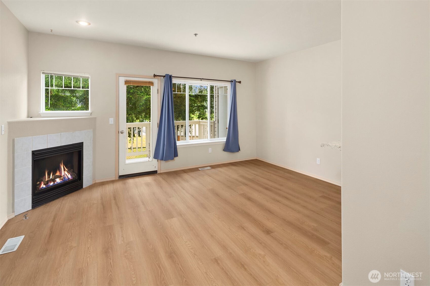 1006 37th Street B Property Photo 5