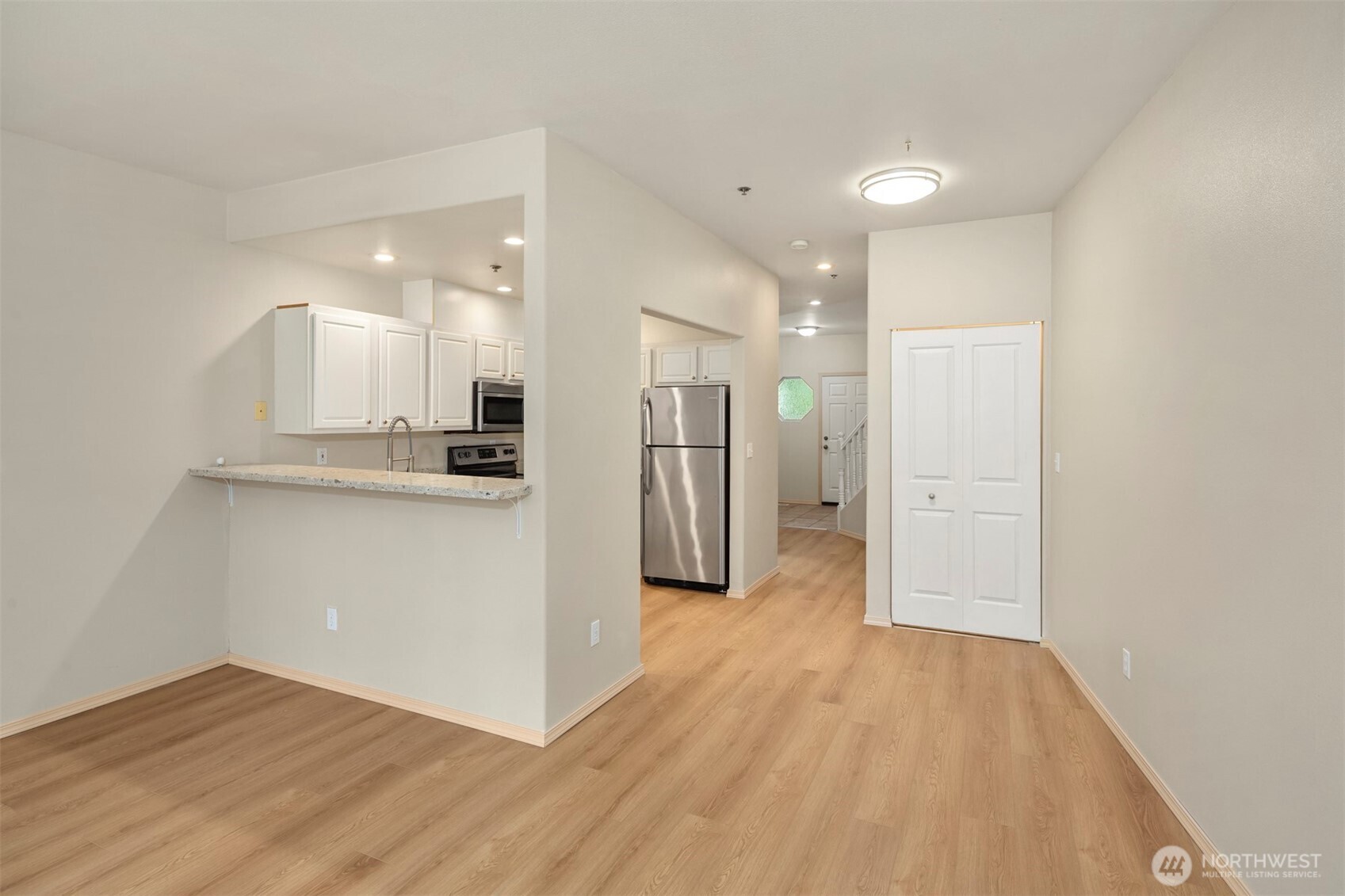 1006 37th Street B Property Photo 6