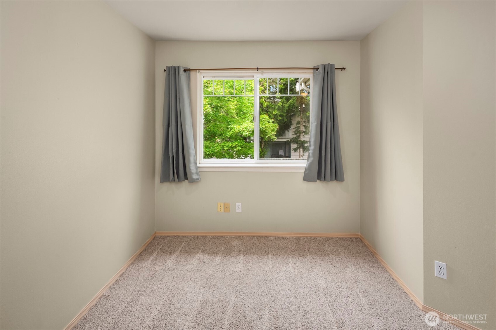 1006 37th Street B Property Photo 16