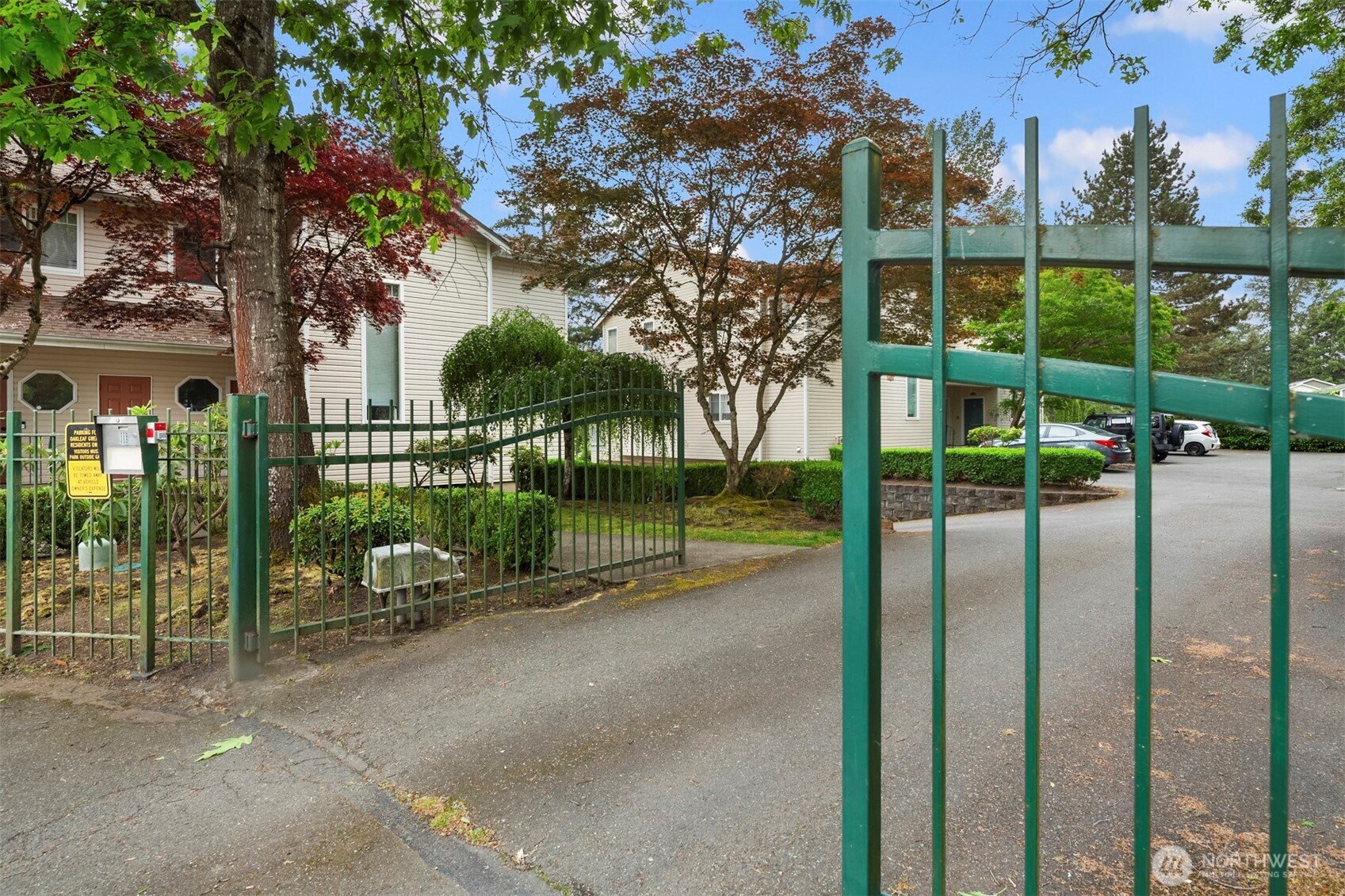 1006 37th Street B Property Photo 23