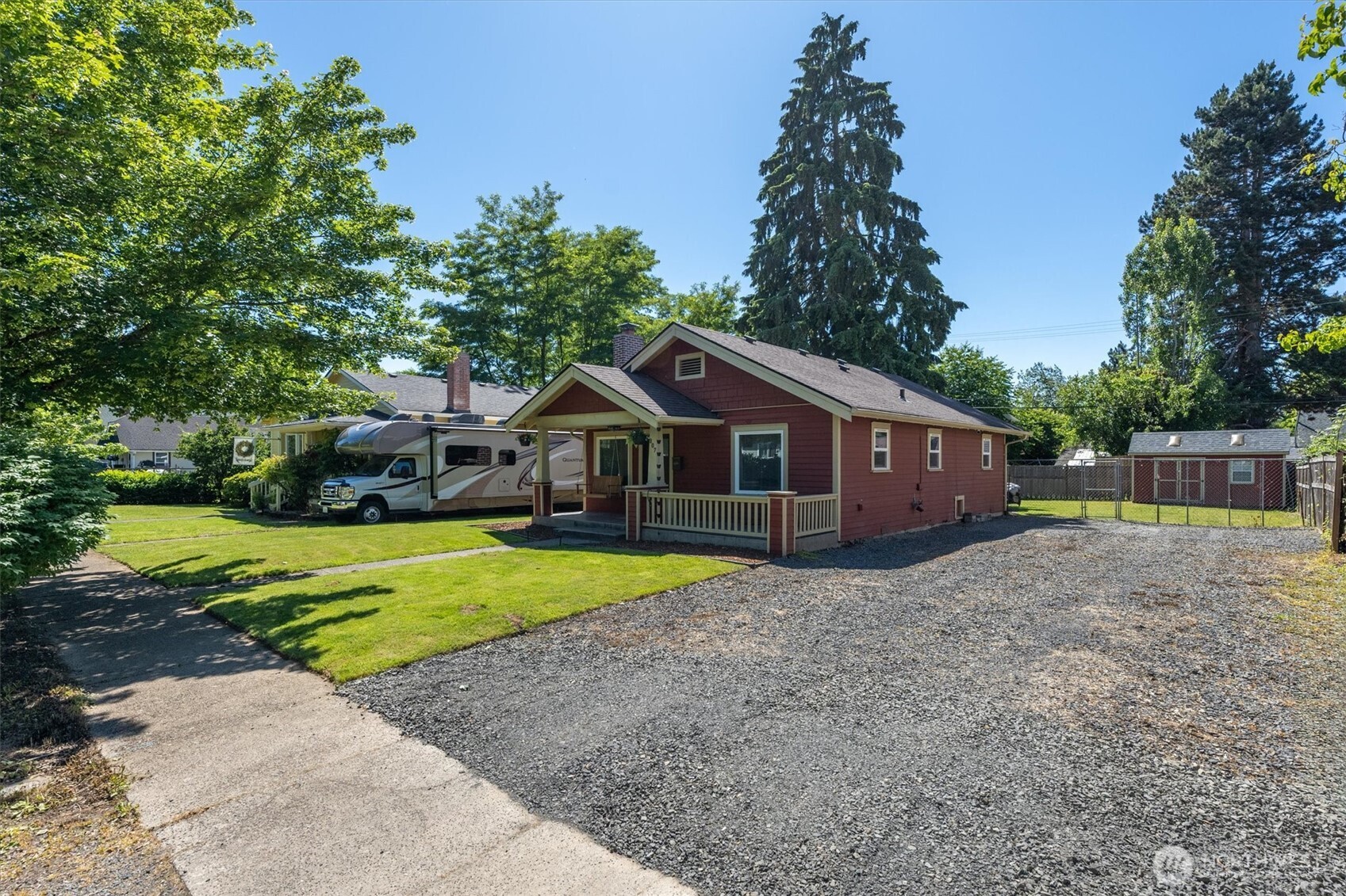 807 S Pearl Street Property Photo 2