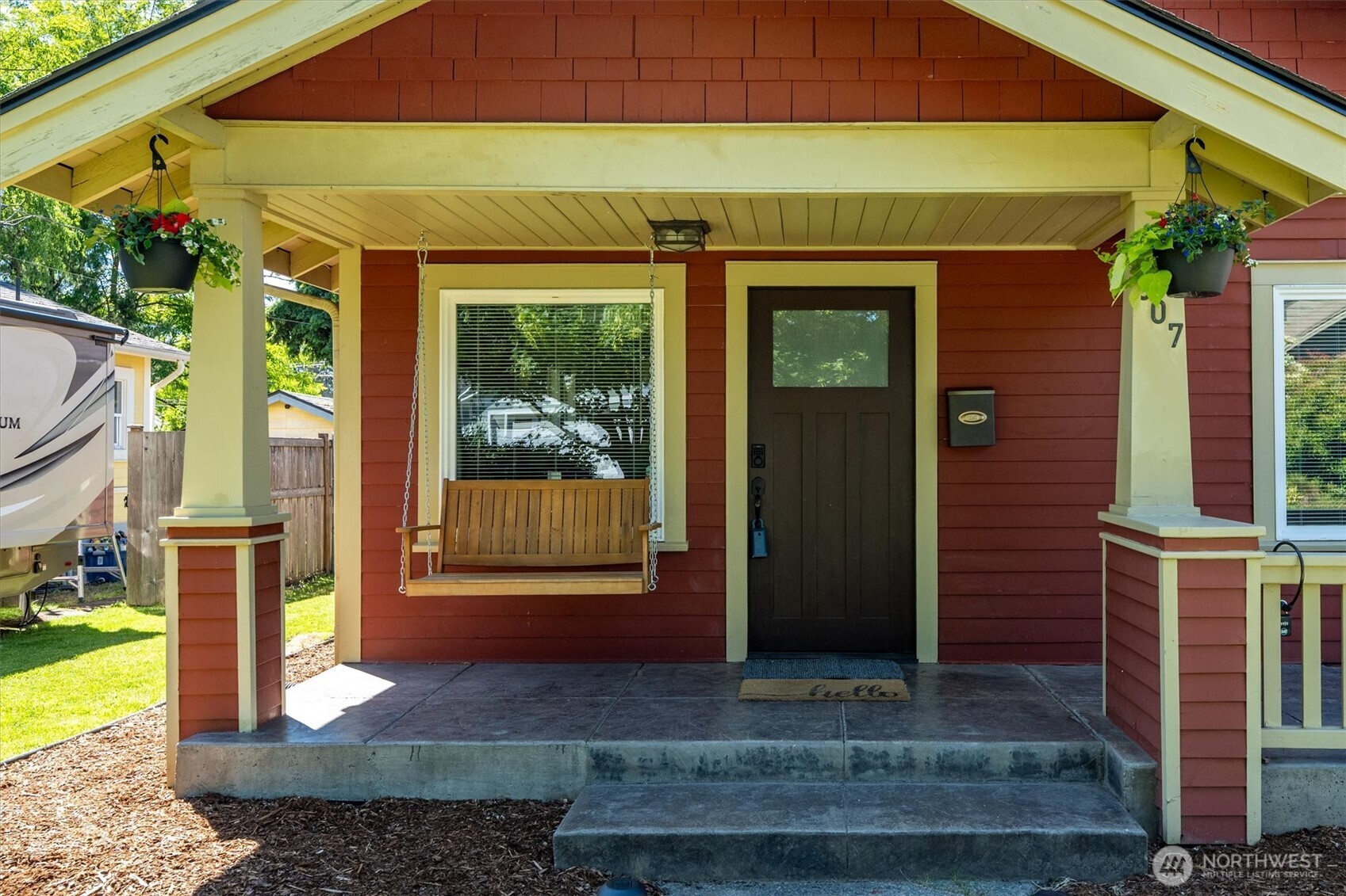 807 S Pearl Street Property Photo 3