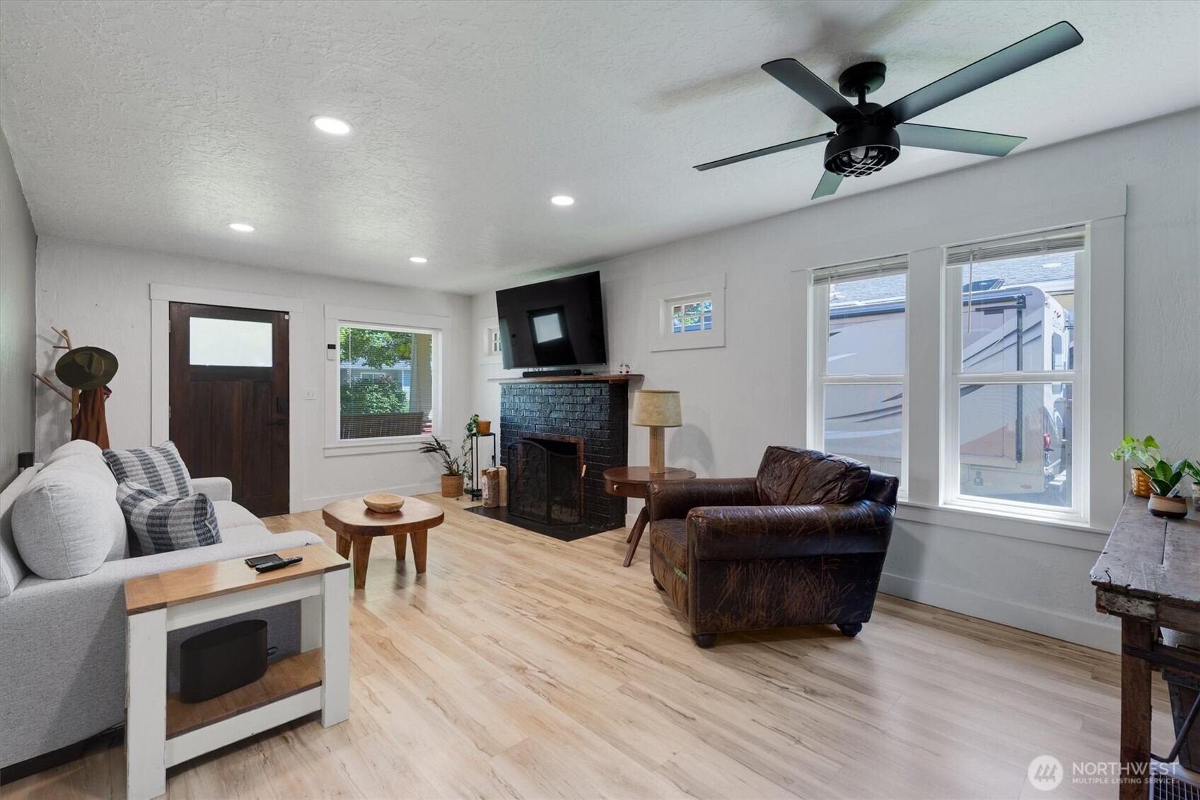 807 S Pearl Street Property Photo 5