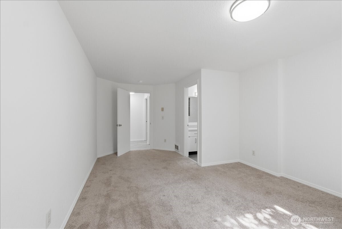 14135 Vail Road Property Photo 22