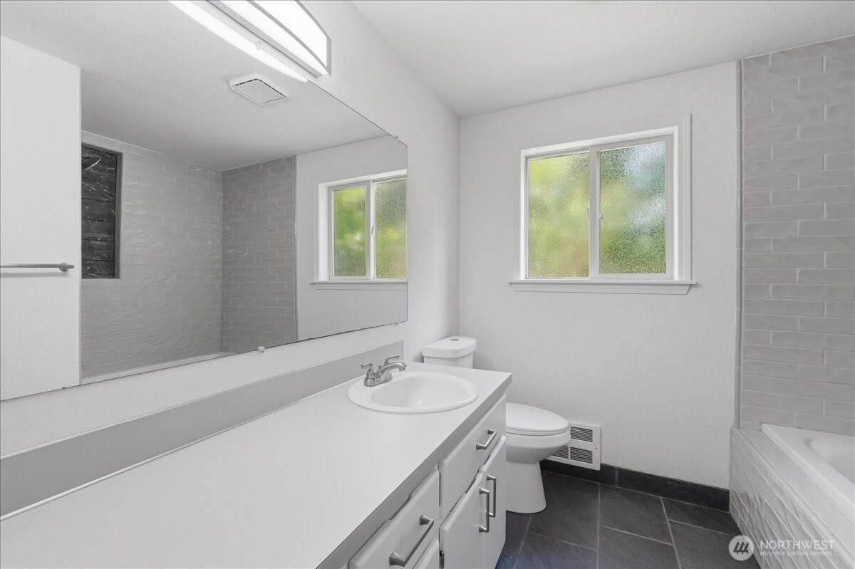 14135 Vail Road Property Photo 23