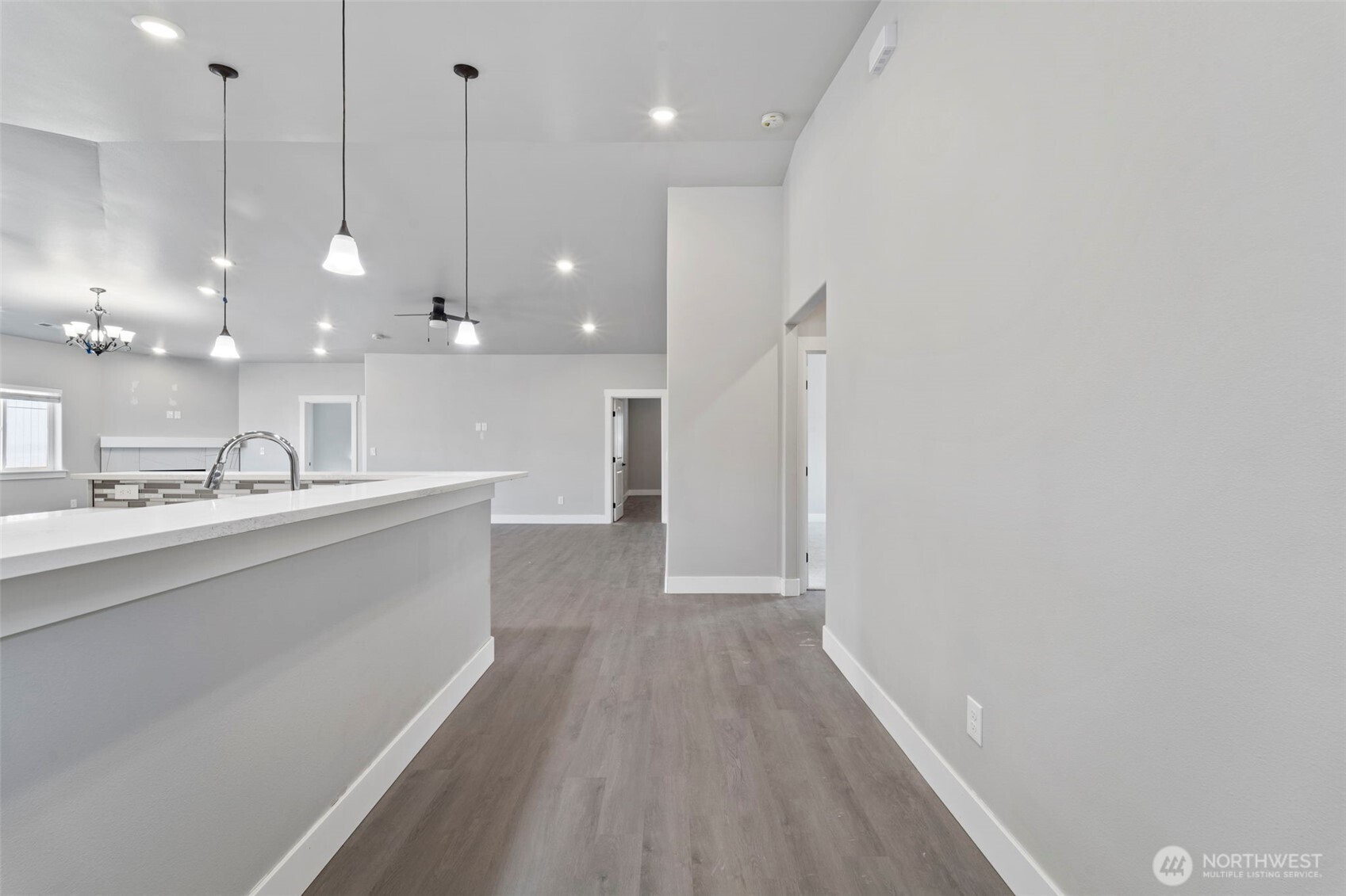 740 S Sixth Avenue Property Photo 2