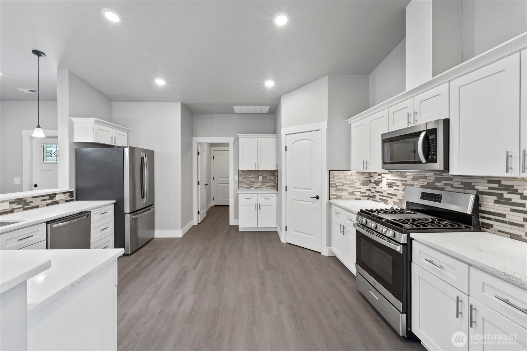 740 S Sixth Avenue Property Photo 6