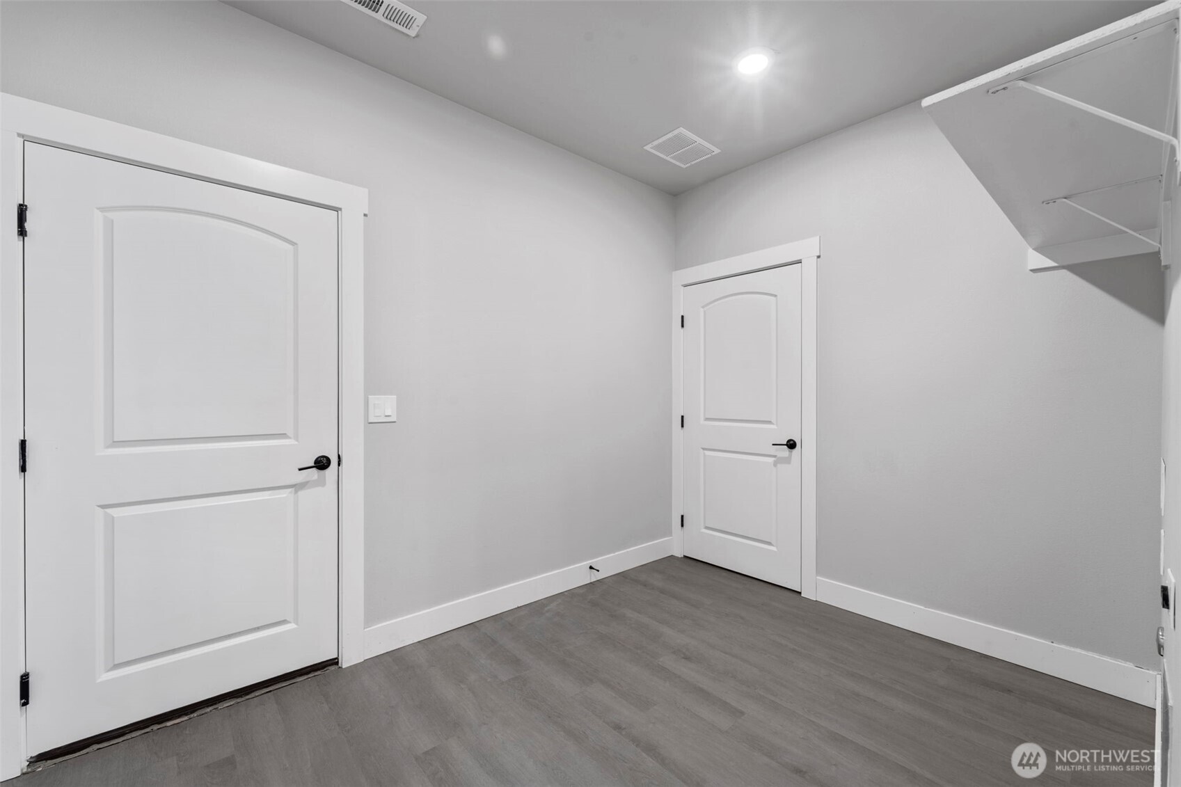 740 S Sixth Avenue Property Photo 8