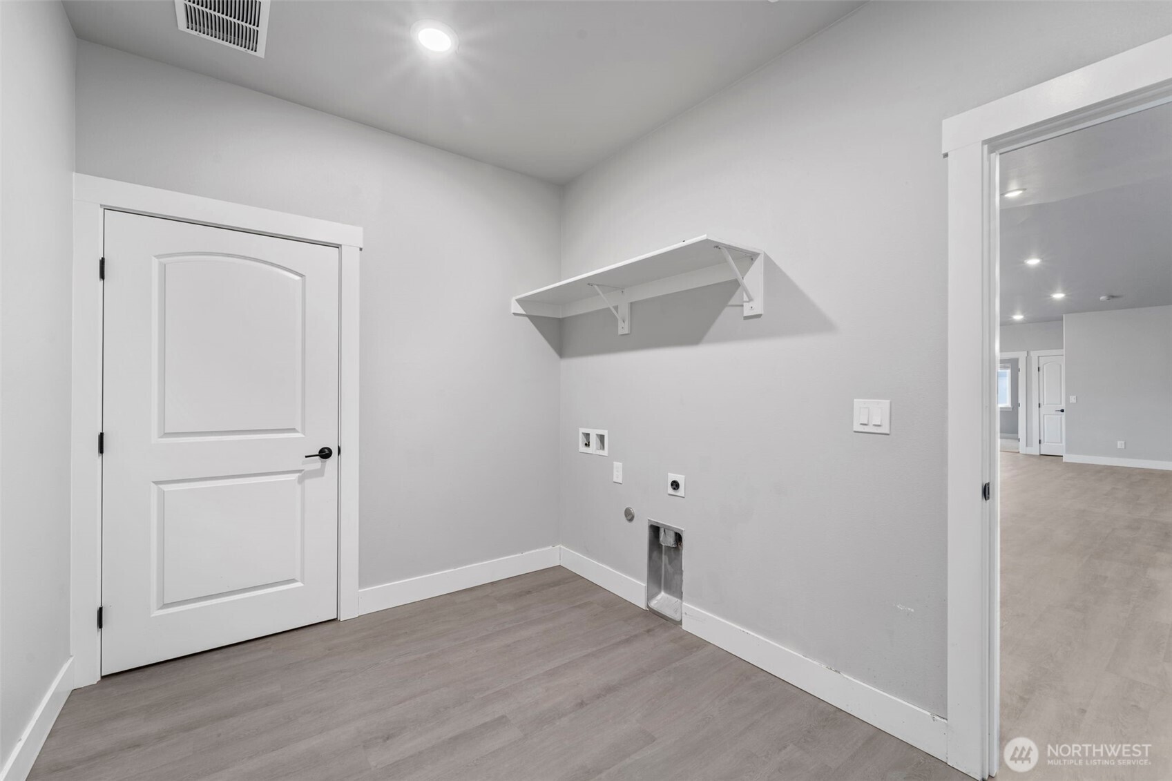 740 S Sixth Avenue Property Photo 9