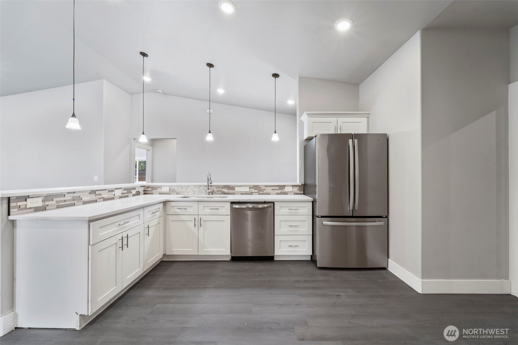 740 S Sixth Avenue Property Photo 13