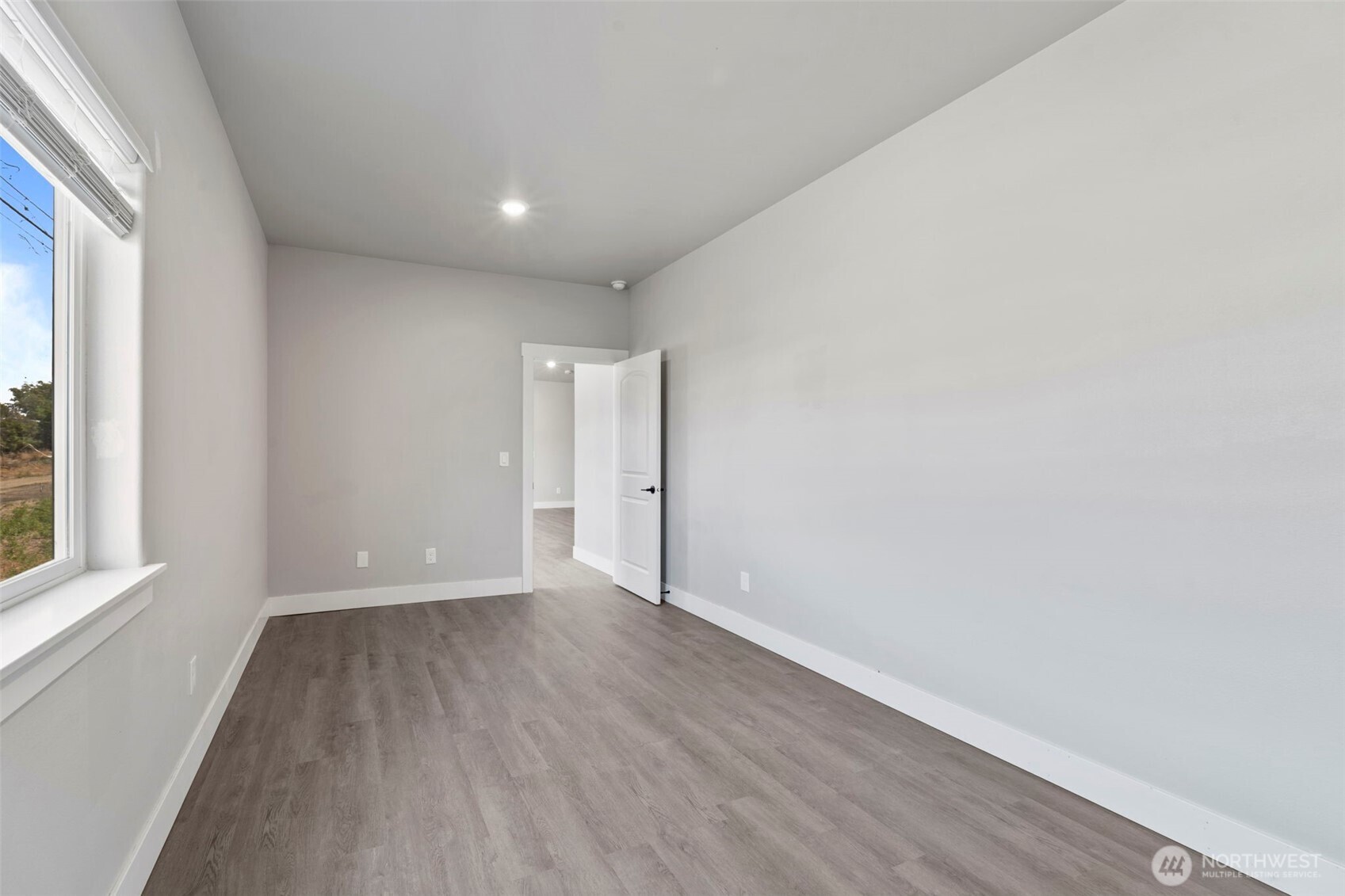 740 S Sixth Avenue Property Photo 18