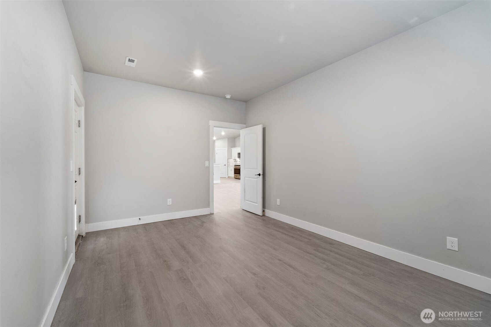740 S Sixth Avenue Property Photo 32