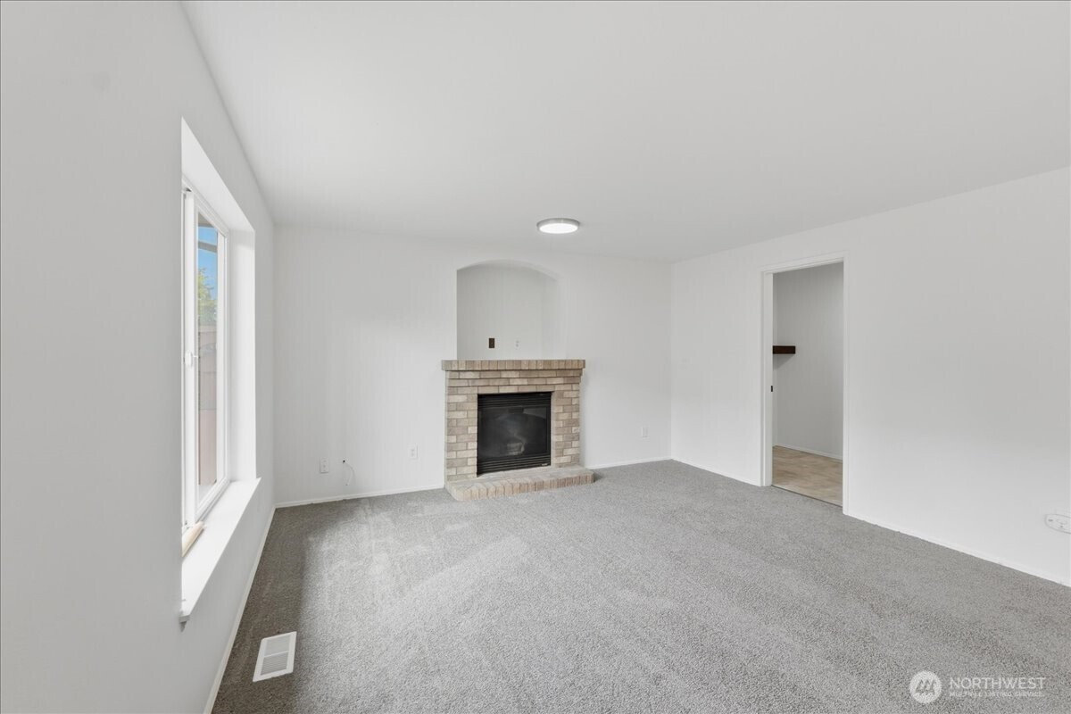 8228 184th Street Ct Property Photo 11