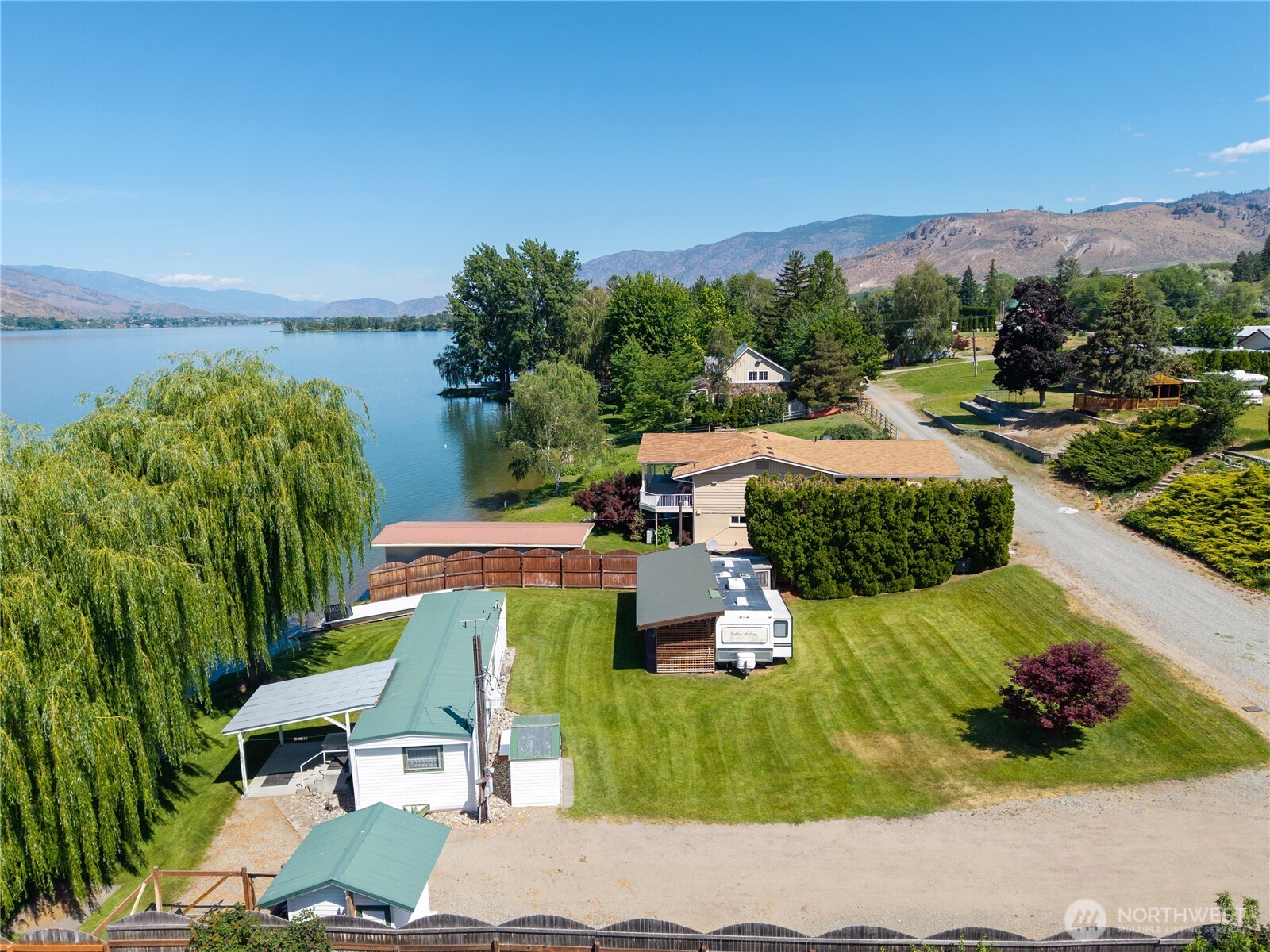 23 Lakeview Loop Property Photo 4