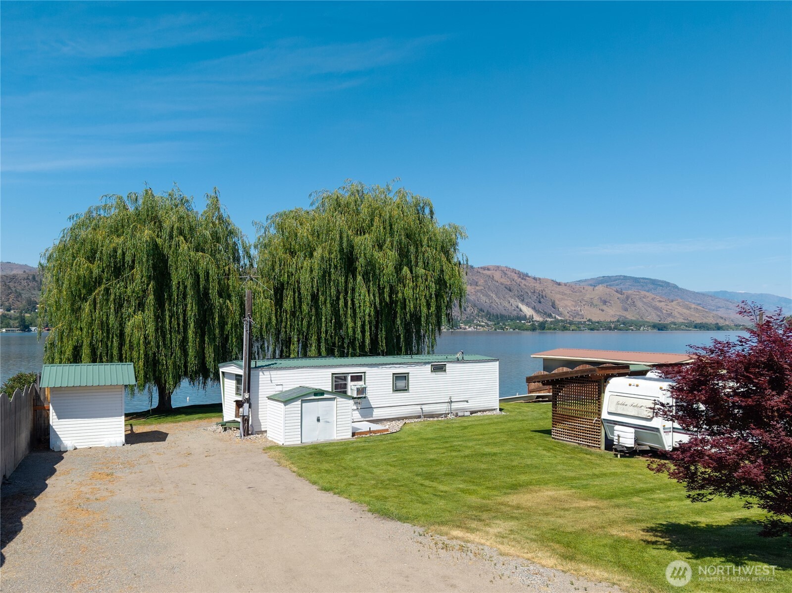 23 Lakeview Loop Property Photo 6