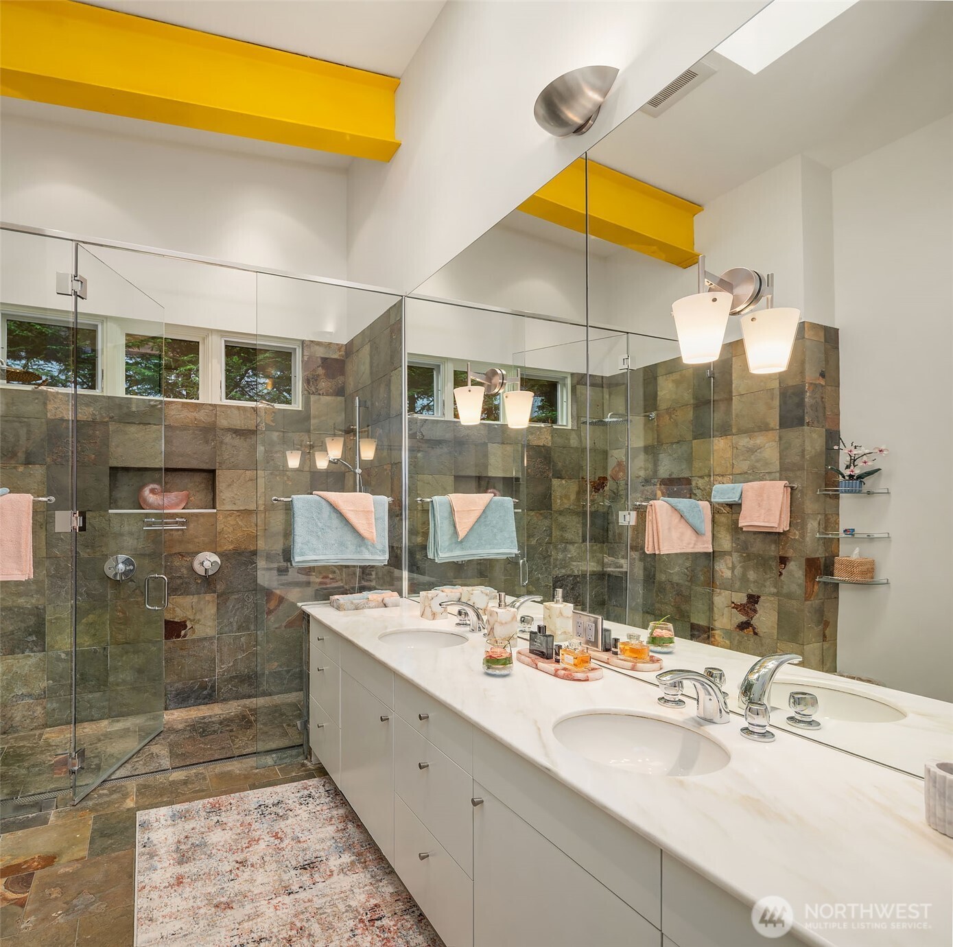 2531459 Property Photo 16