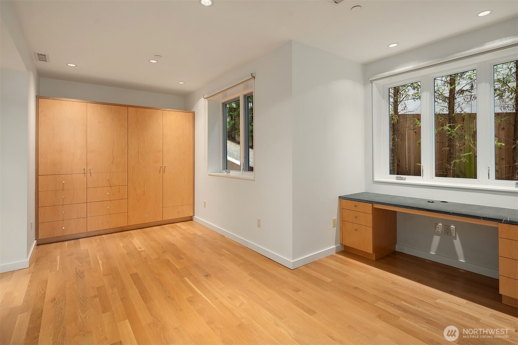 2531459 Property Photo 25