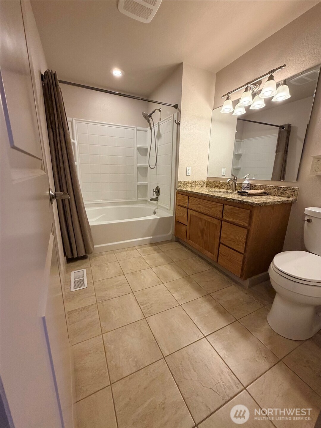 7909 Englewood Crest Drive Property Photo 12