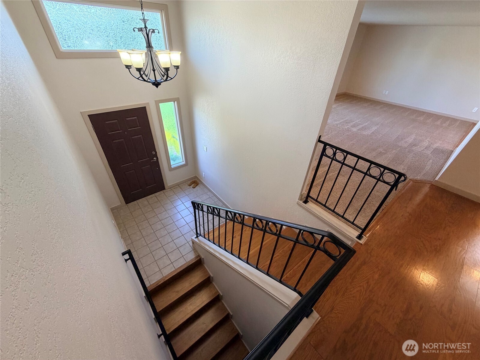 7909 Englewood Crest Drive Property Photo 13