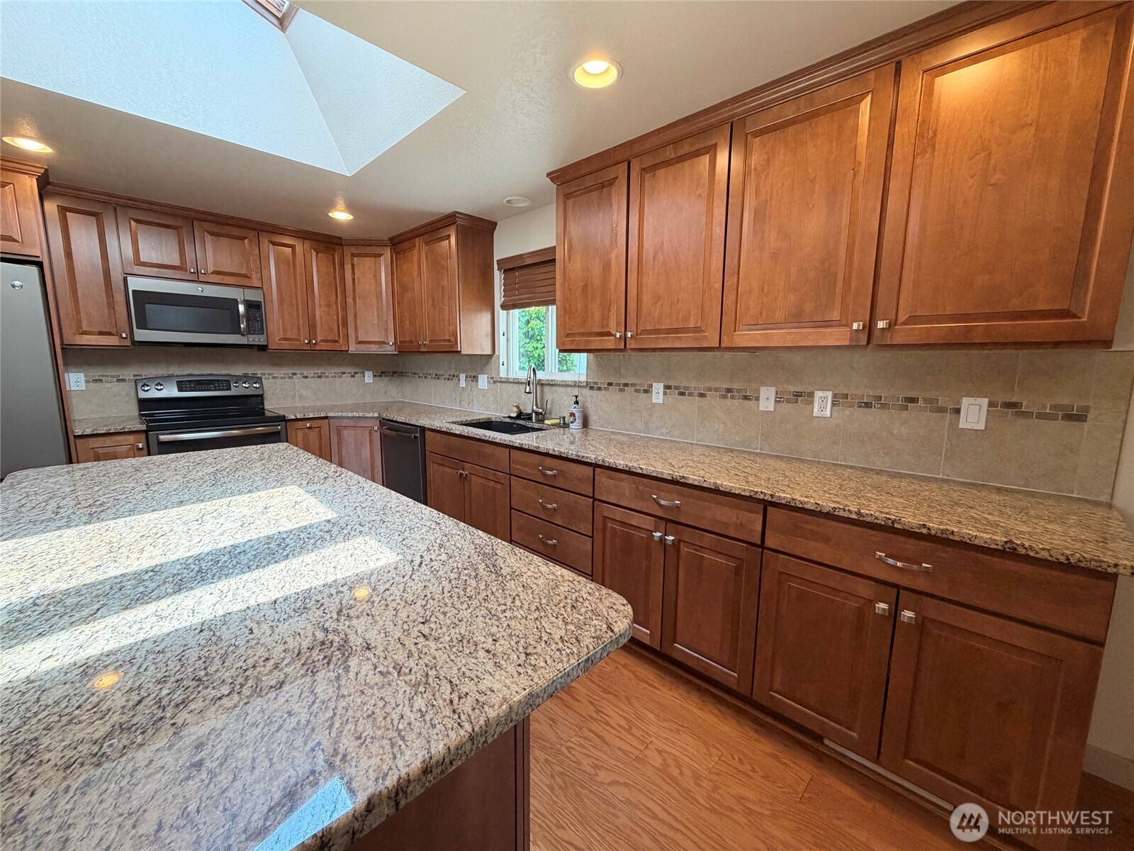 7909 Englewood Crest Drive Property Photo 20