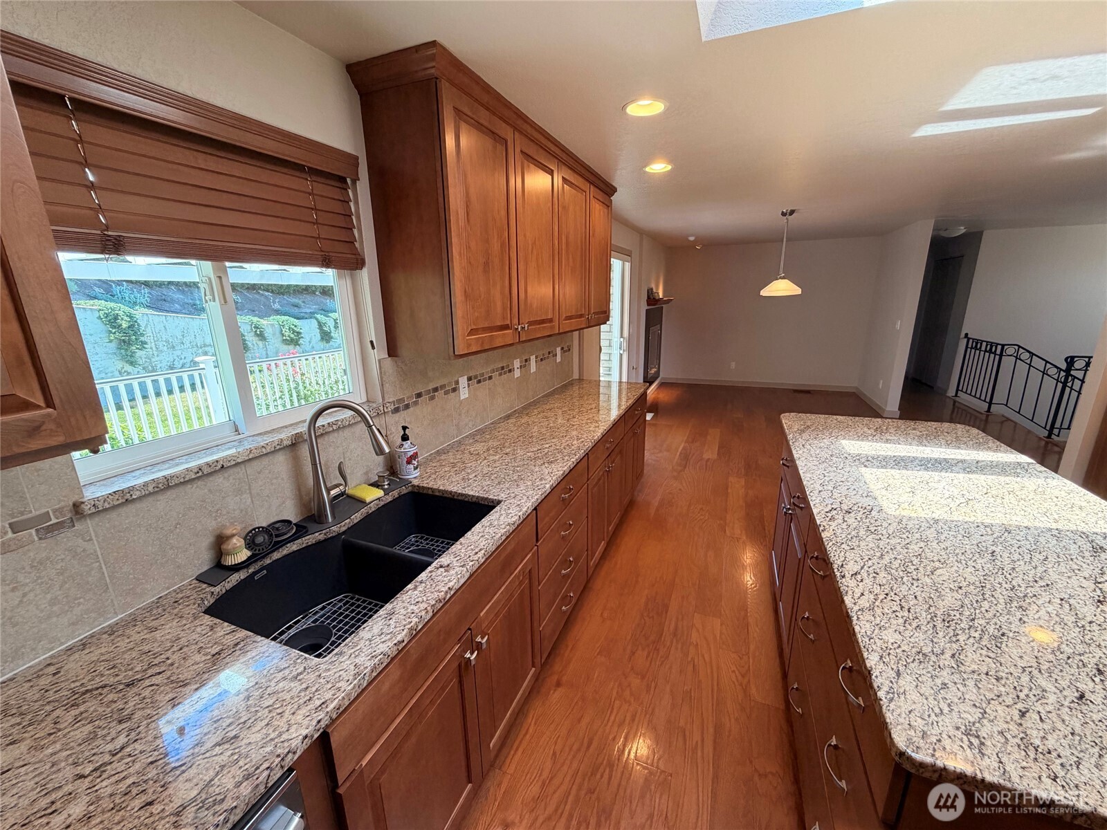 7909 Englewood Crest Drive Property Photo 22