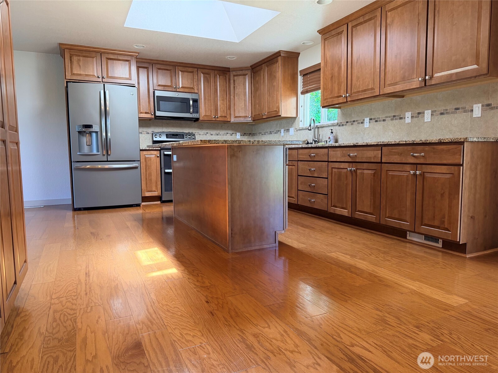 7909 Englewood Crest Drive Property Photo 23