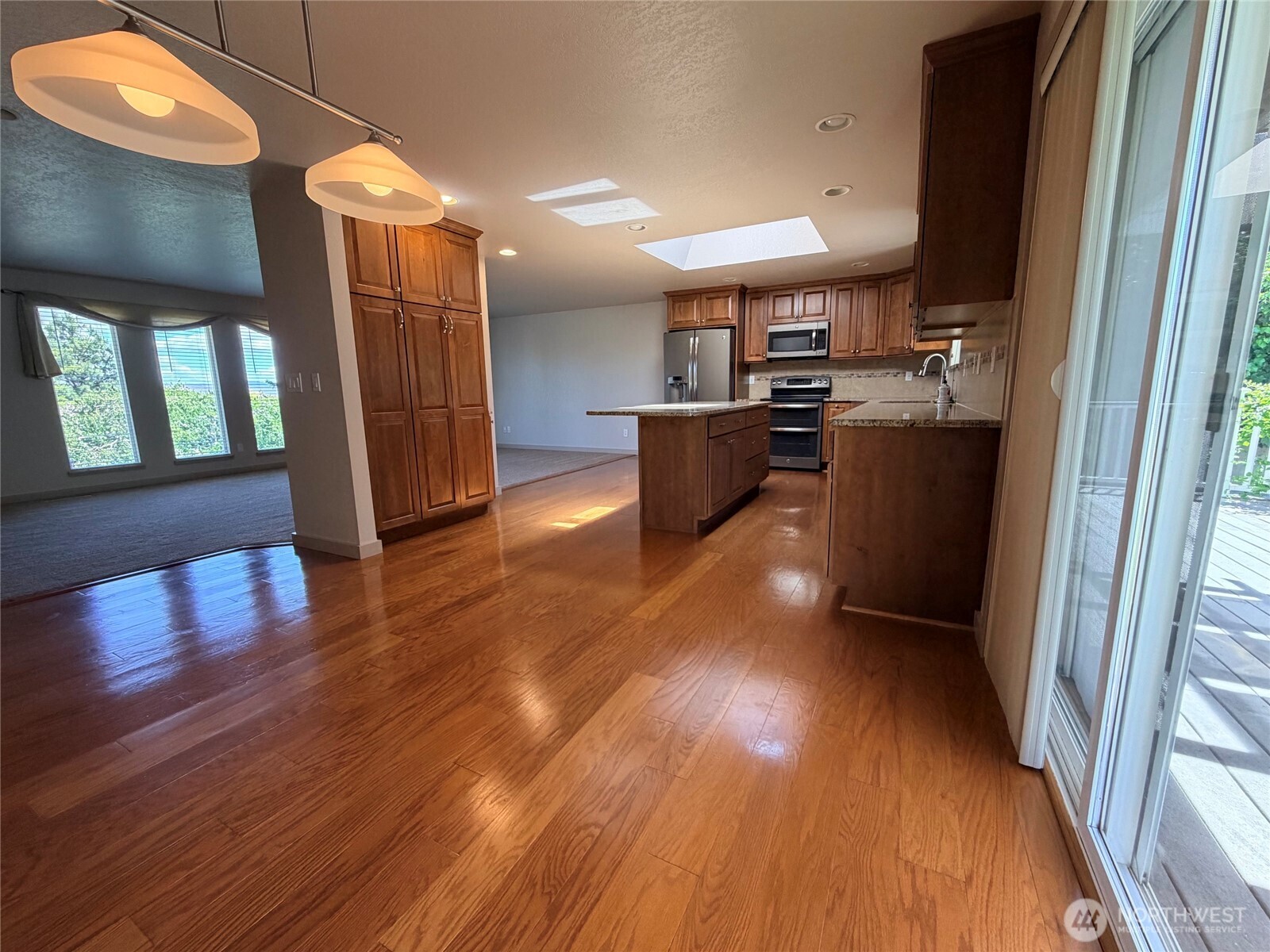 7909 Englewood Crest Drive Property Photo 24