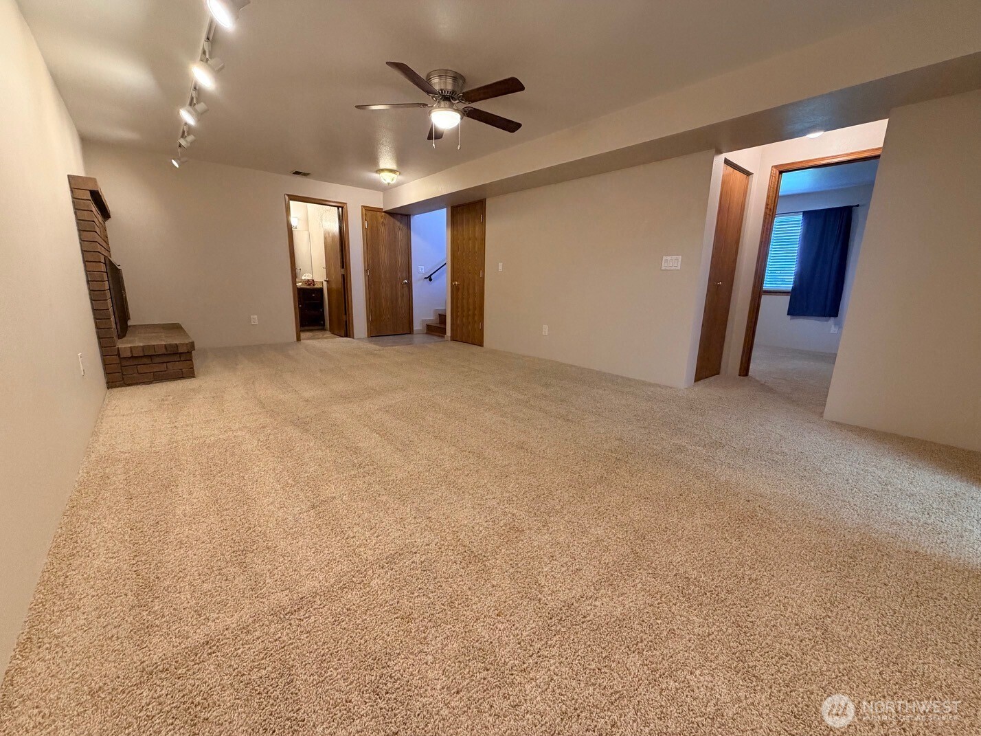 7909 Englewood Crest Drive Property Photo 27