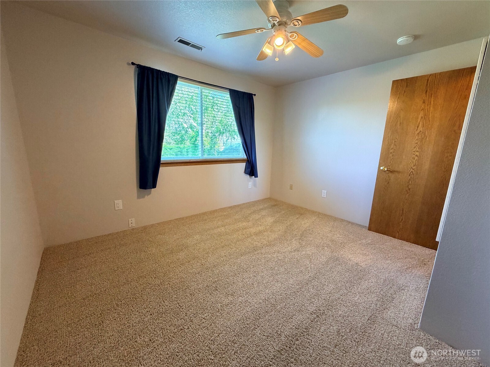 7909 Englewood Crest Drive Property Photo 28