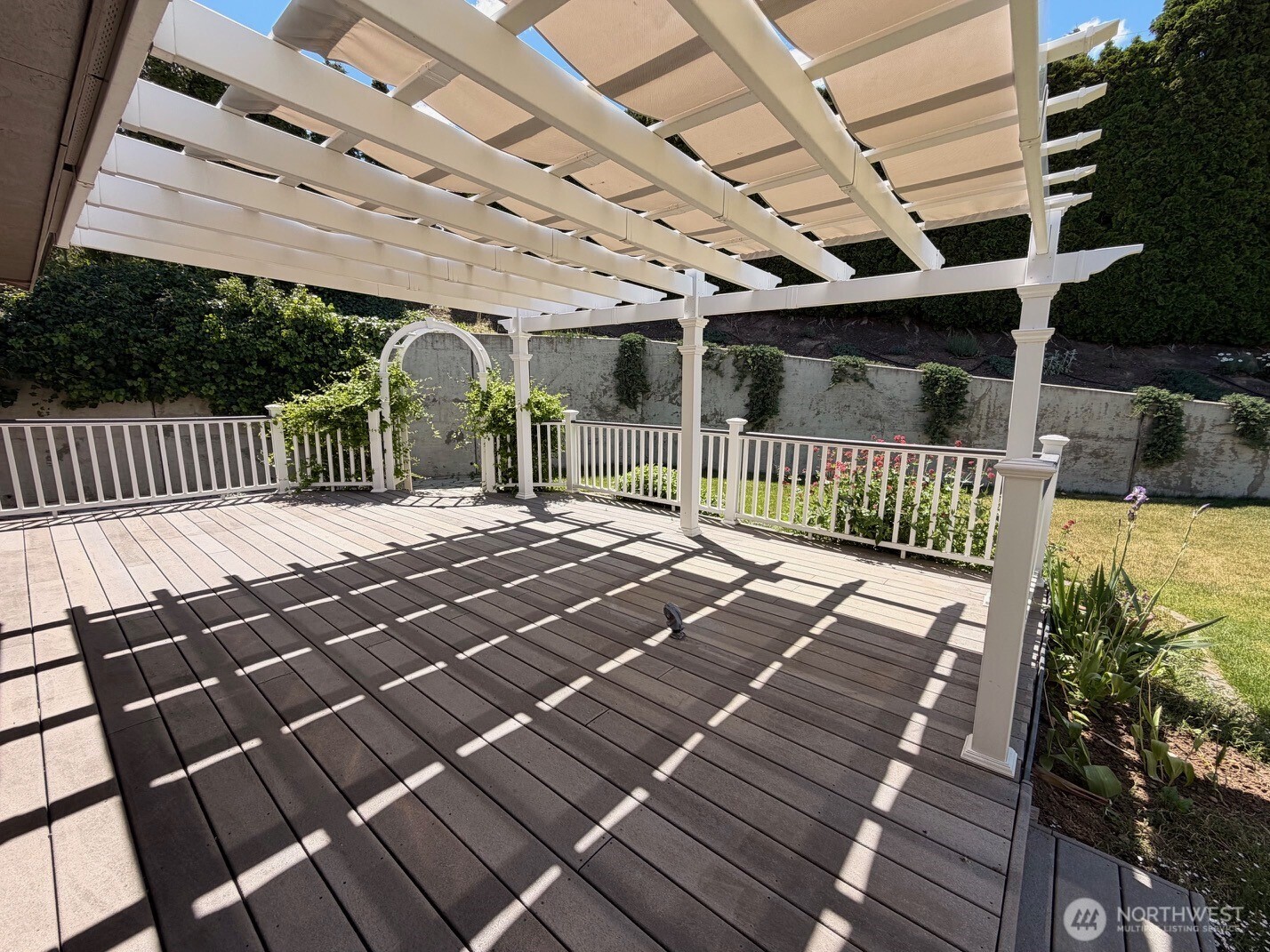7909 Englewood Crest Drive Property Photo 33