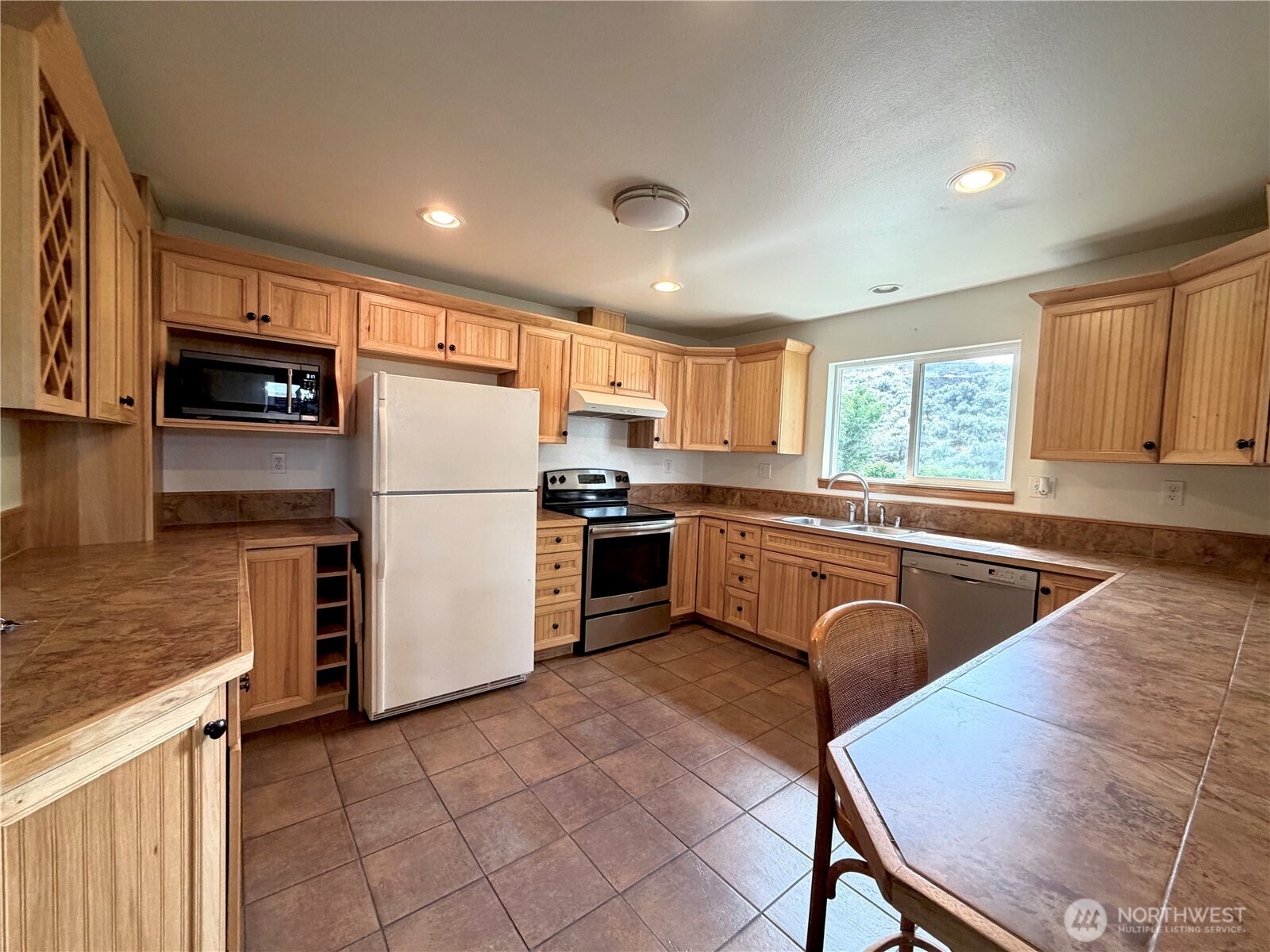 20548 Ne 22 Road Property Photo 7