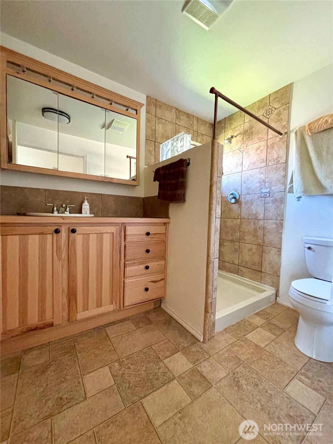 20548 Ne 22 Road Property Photo 13